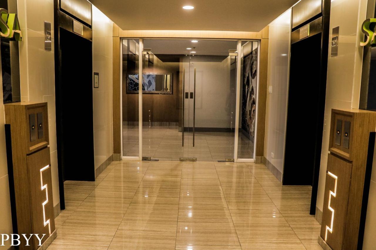 Green Residences 1 Bedroom Condotel in Metro Manila Free Breakfast for 2 Buitenkant foto